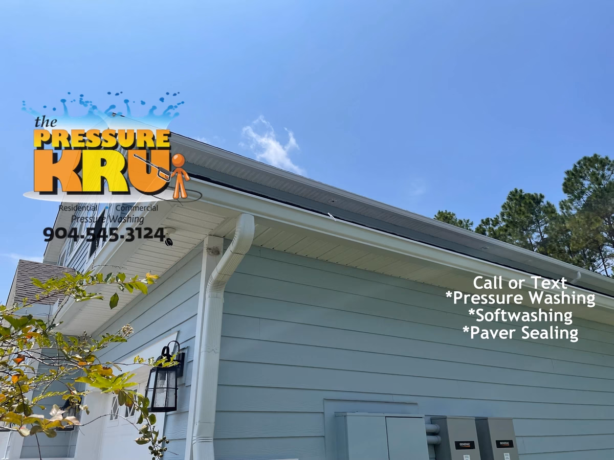 Professional house washing removes algae from Silverlake neighborhood home.