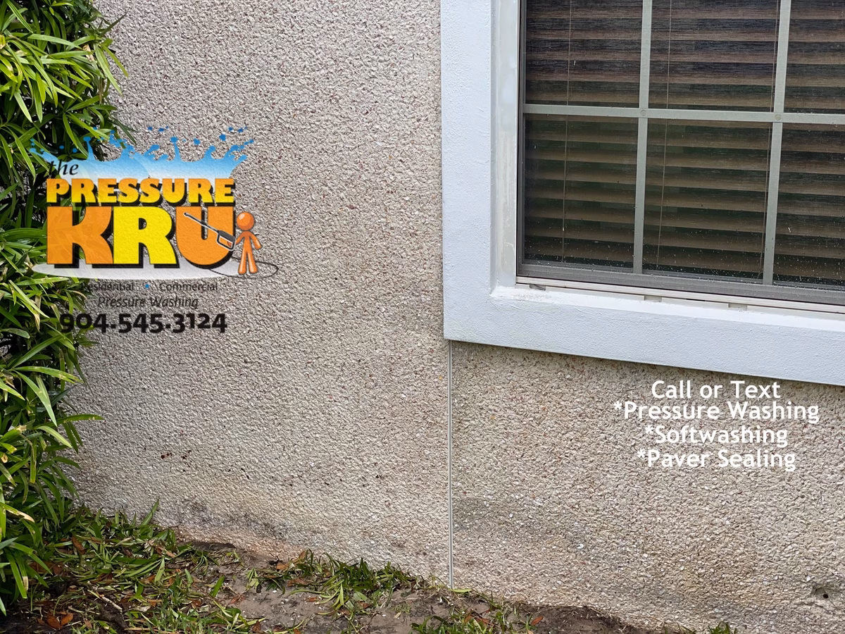 Professional coquina cleaning in Walden Chase neighborhood before removing years of grime and dirt.