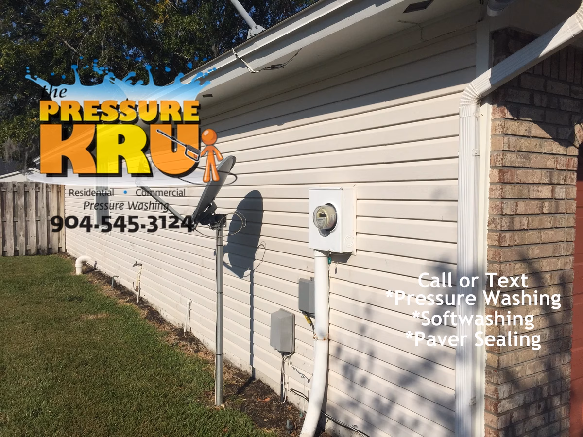 Exterior vinyl siding after house washing in Switzerland area.