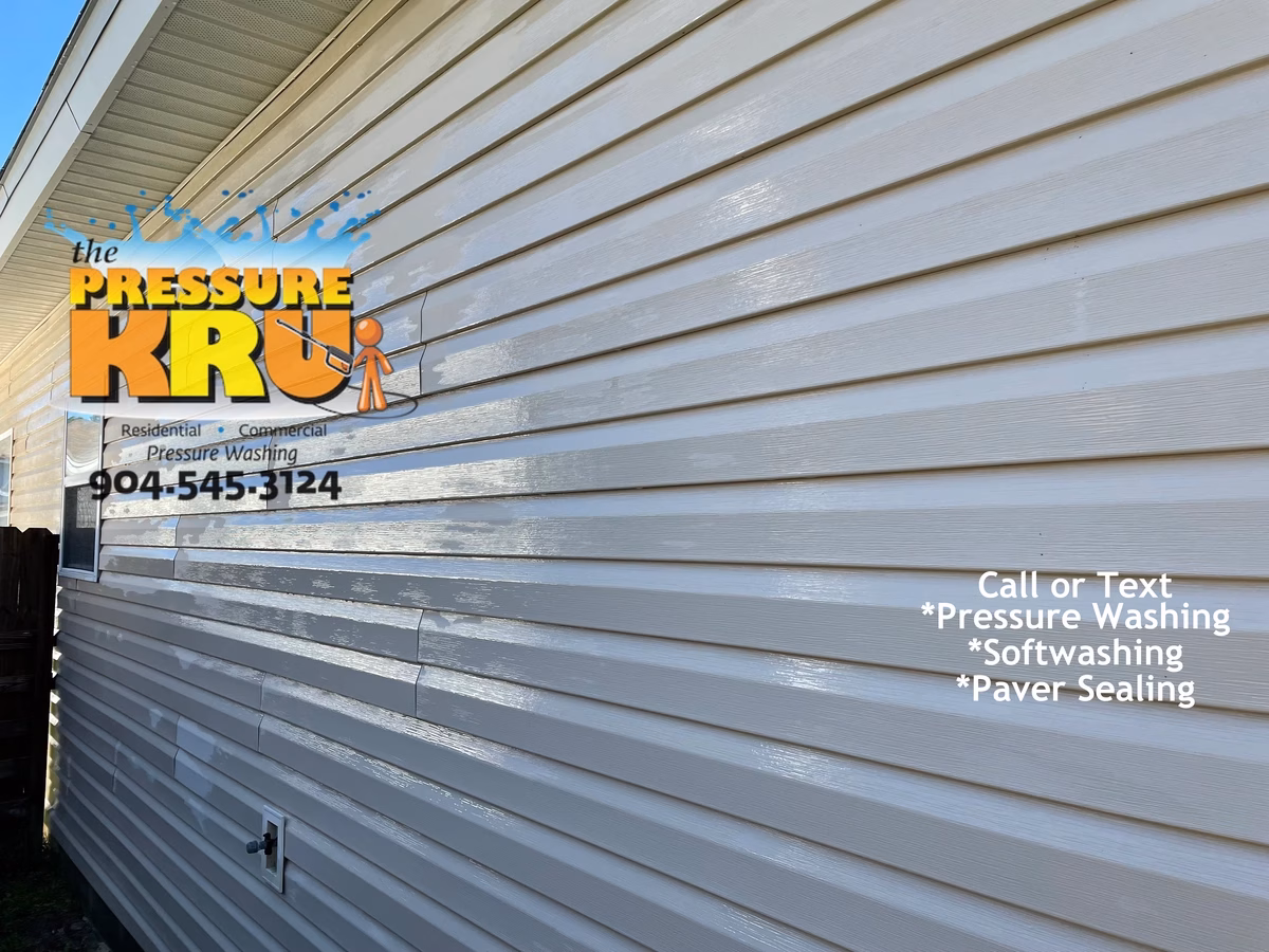House washing after showing vinyl siding softwash in Julington Creek