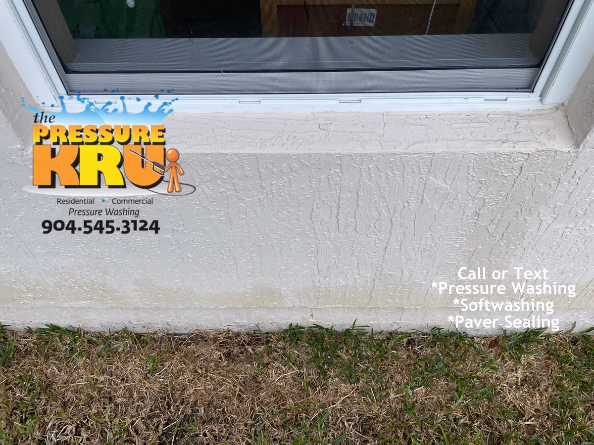 Soft washing service safely removes mold from stucco home in Aberdeen after pressure washing