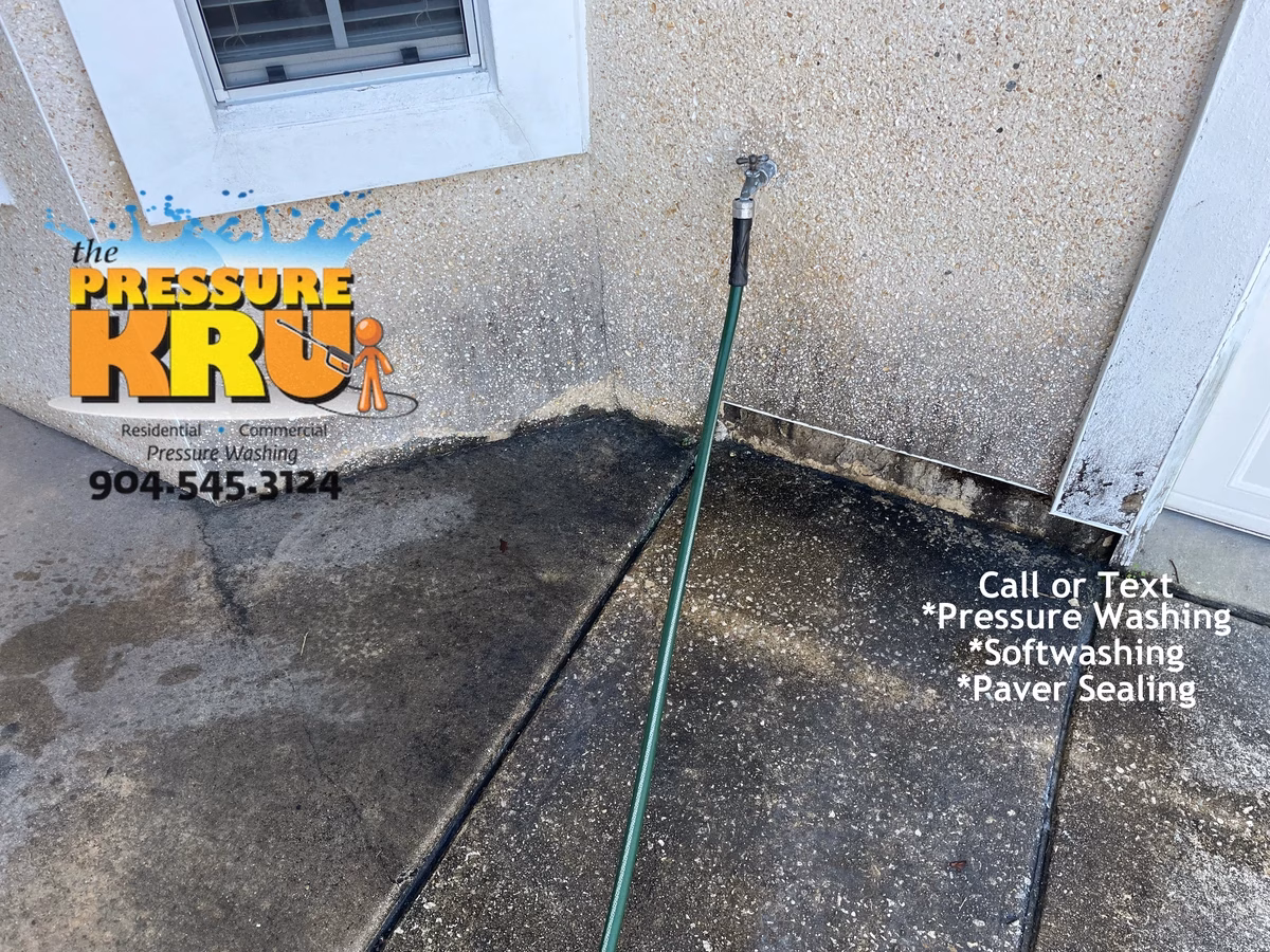 Soft Washing coquina home exterior in Sawgrass Country Club before.