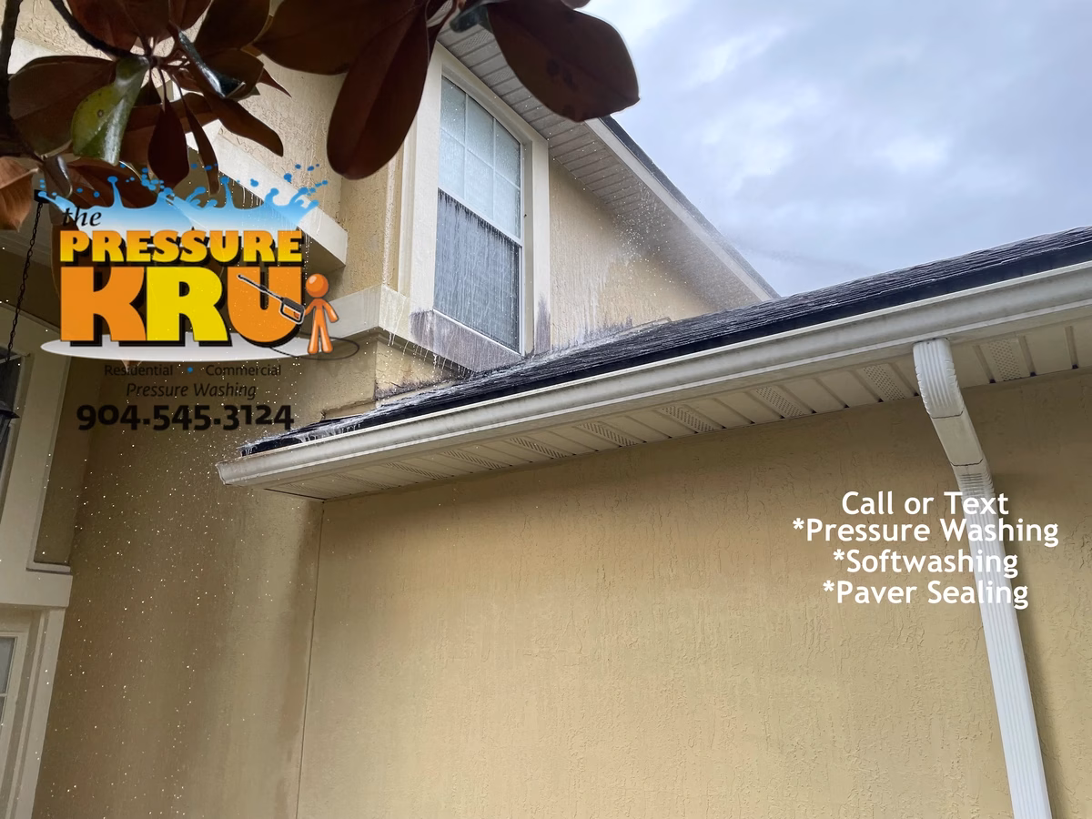 Freshly cleaned stucco home before low-pressure soft washing in Arbor Glade neighborhood.