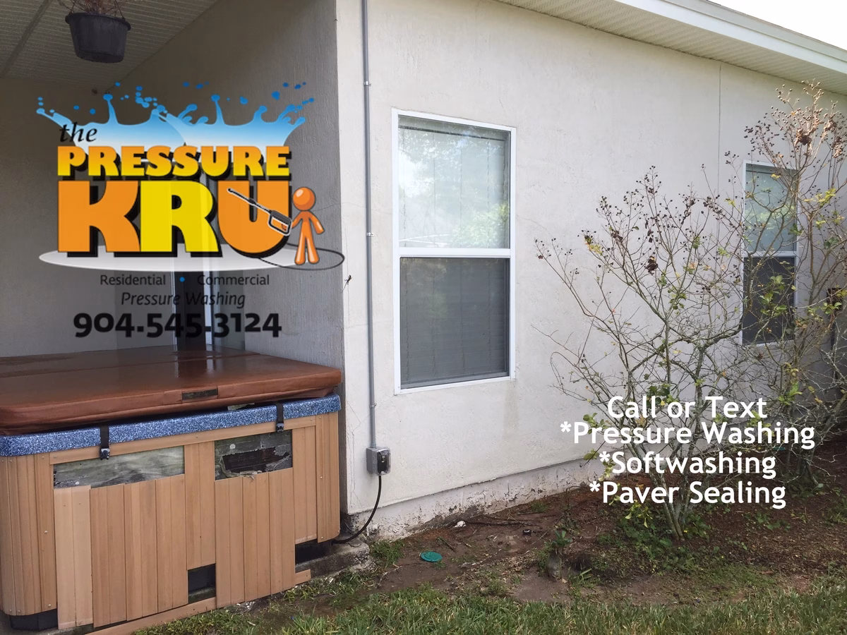 House washing contractor after cleaning Stucco home in Aberdeen