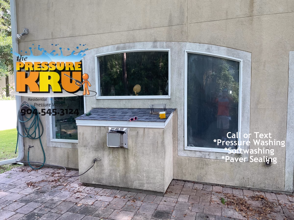 Professional house washing before restoring a stucco homes exterior in Ponte Vedra.