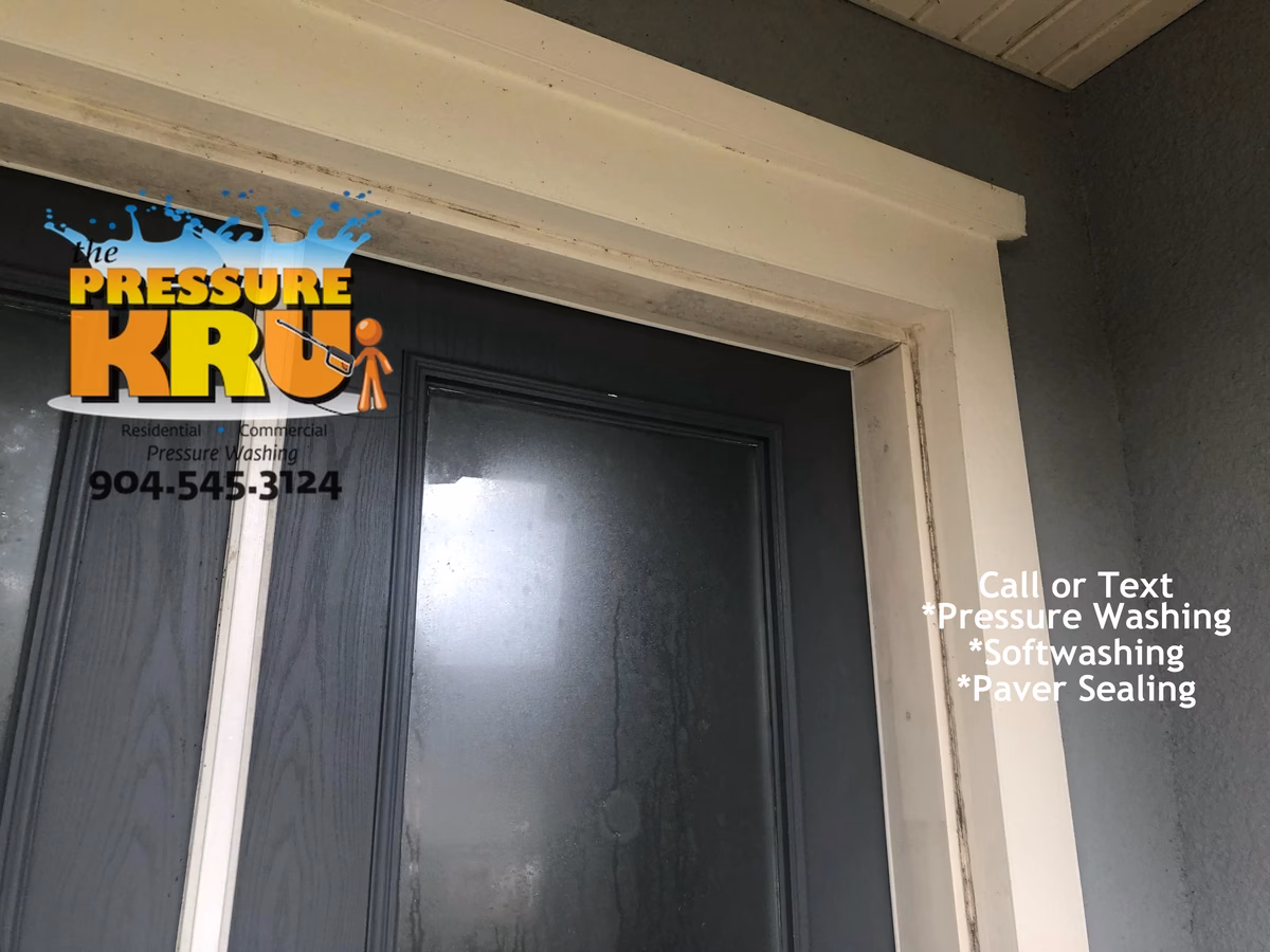 Professional stucco house washing in Aberdeen before