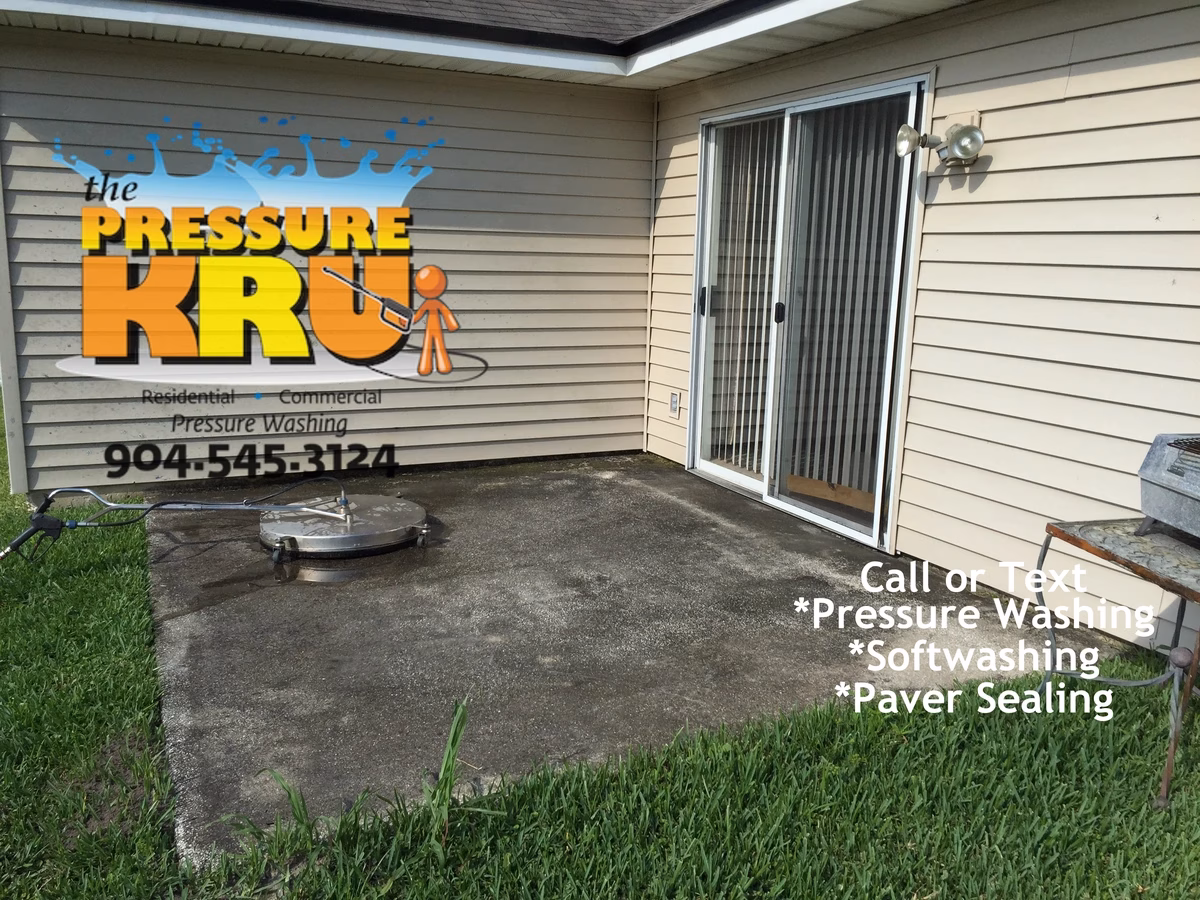 Professional vinyl siding before cleaning removing mildew in Fleming Island FL