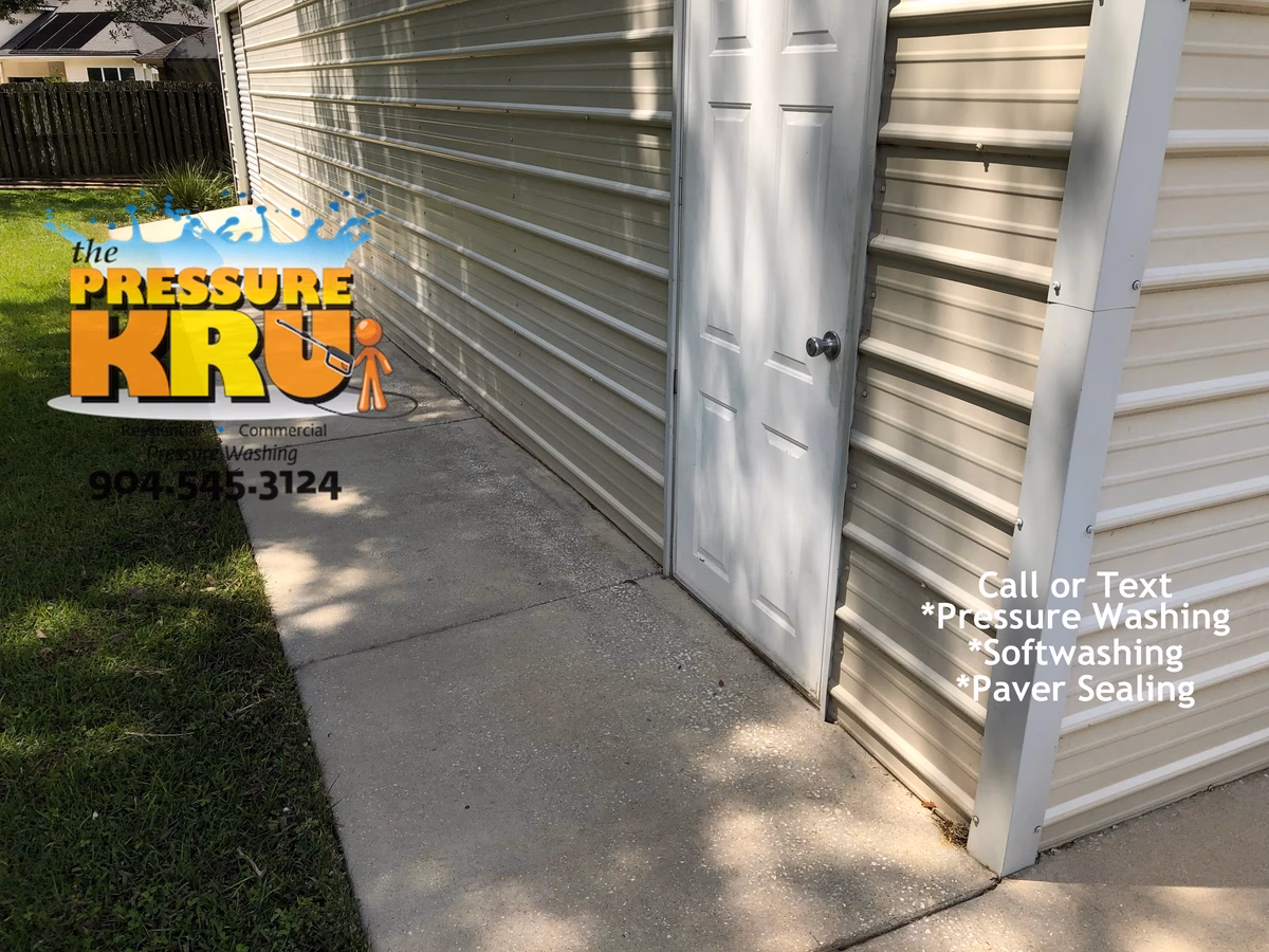 Spring driveway and sidewalk cleaning service to remove winter debris in Jacksonville, FL near Orange Picker Rd. After cleaning picture.