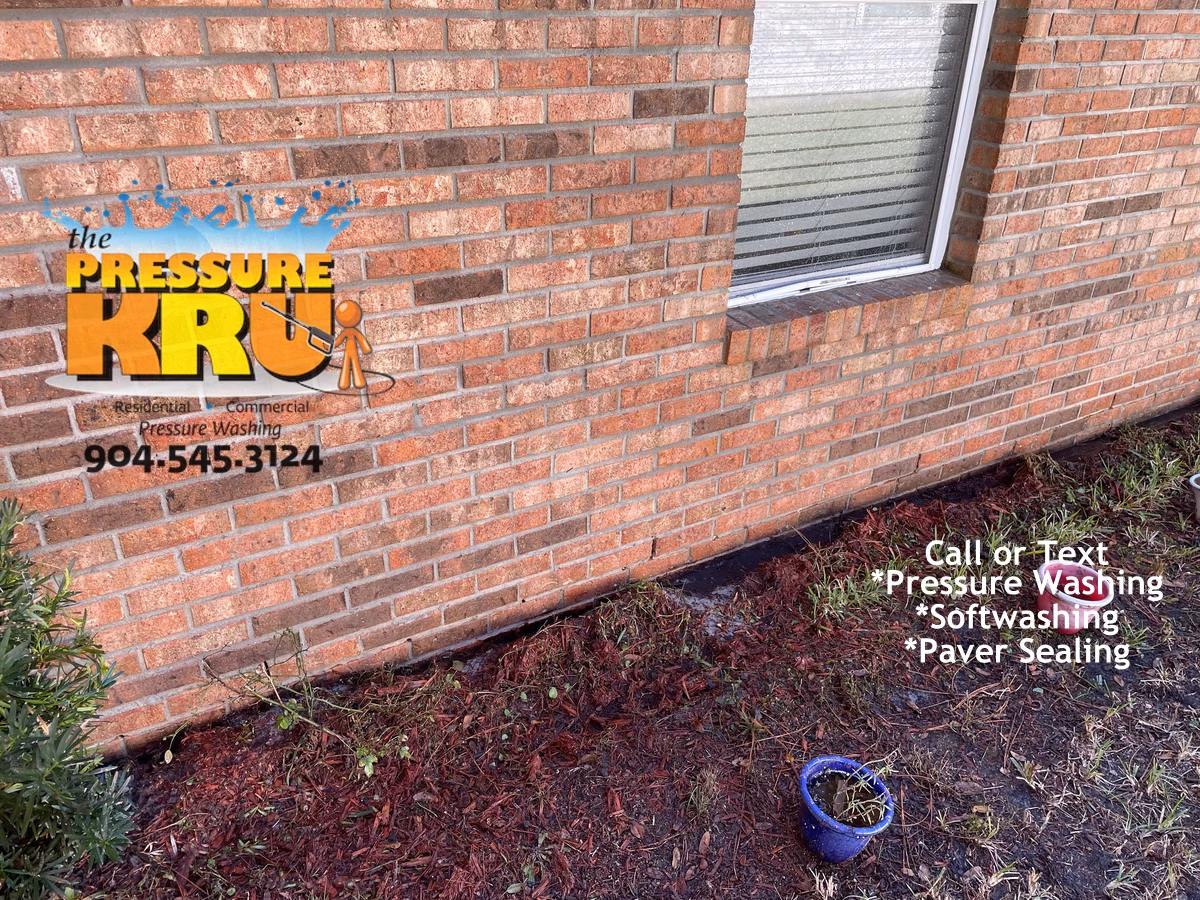 Brick Home Soft Washed in Julington Creek PLantation showing brick after full restoration