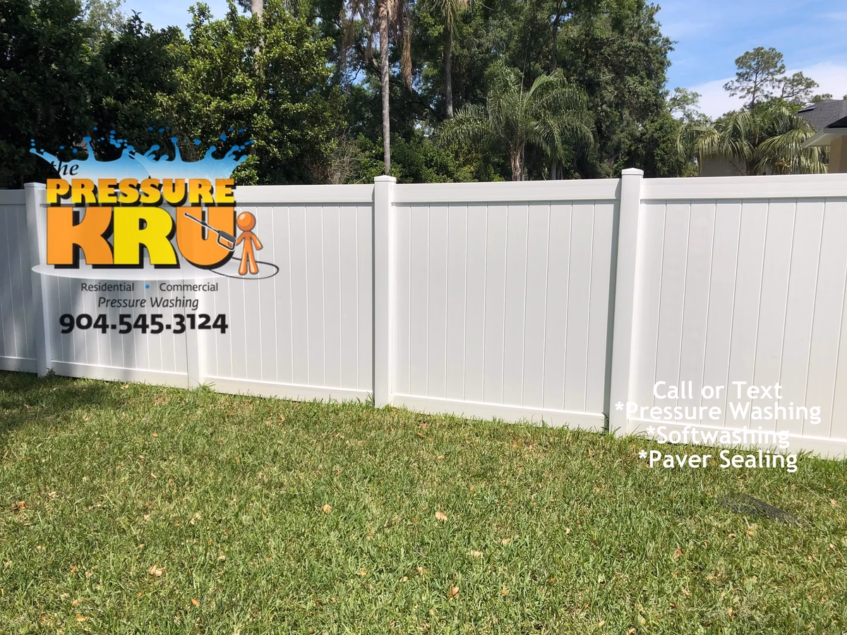 Vinyl fence cleaning in Bartram Park after removing green algae