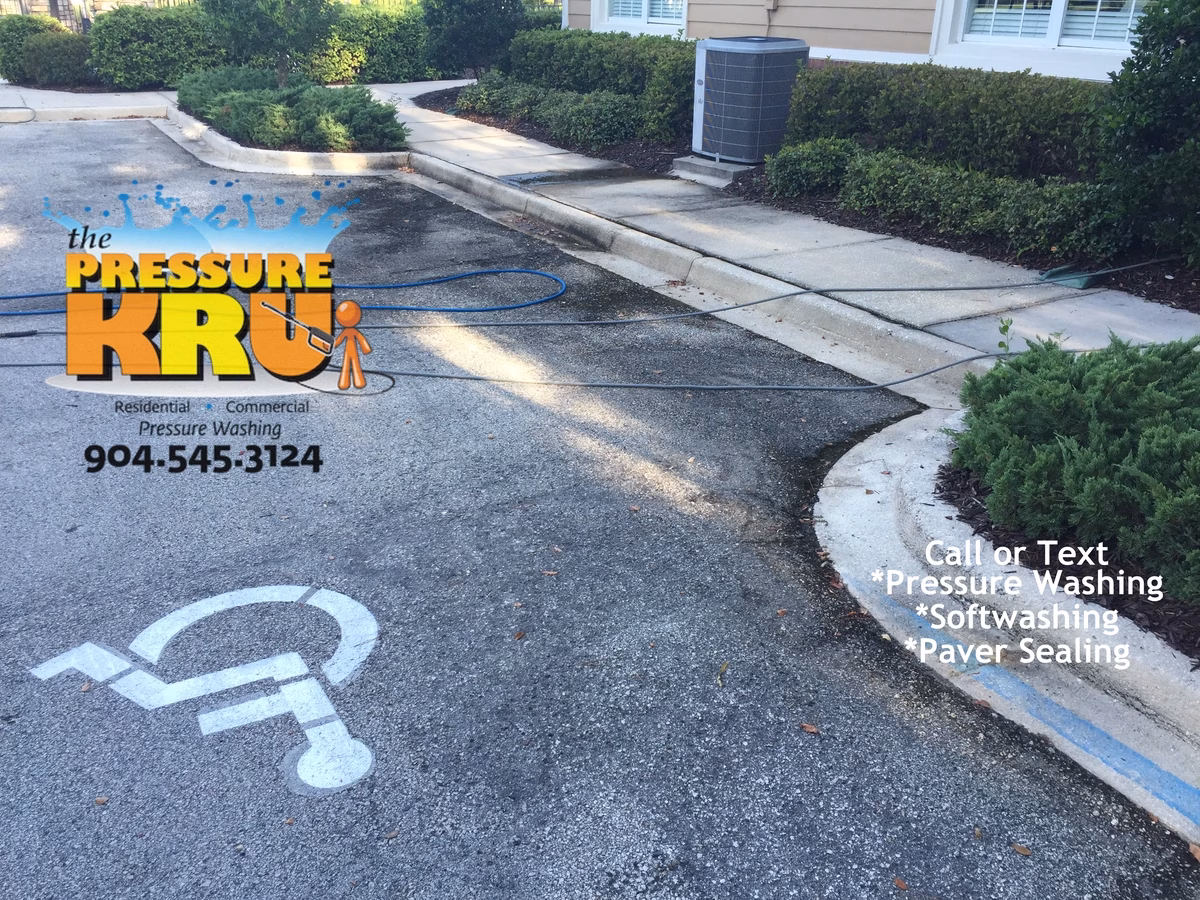 neighborhood amenities center curb and gutter cleaning in Nocatee, FL before