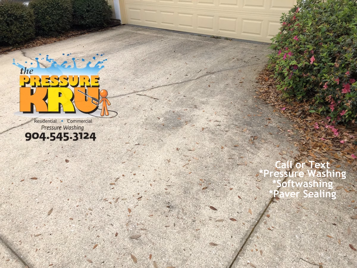 Removing years of accumulated grime, dirt, and debris from this Fleming island, FL home. Before picture.