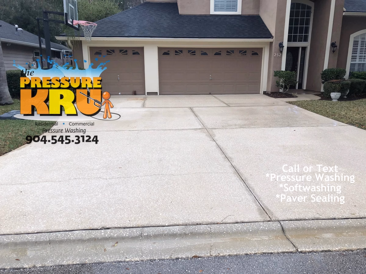 Completed exterior cleaning bundle including driveway in St. Johns, FL after completing work.