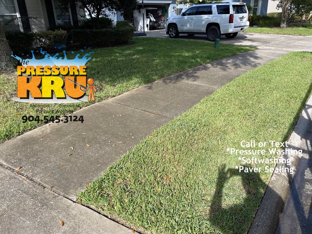 pressure washing service for new home owner move-in in St. Johns, FL. Before picture.