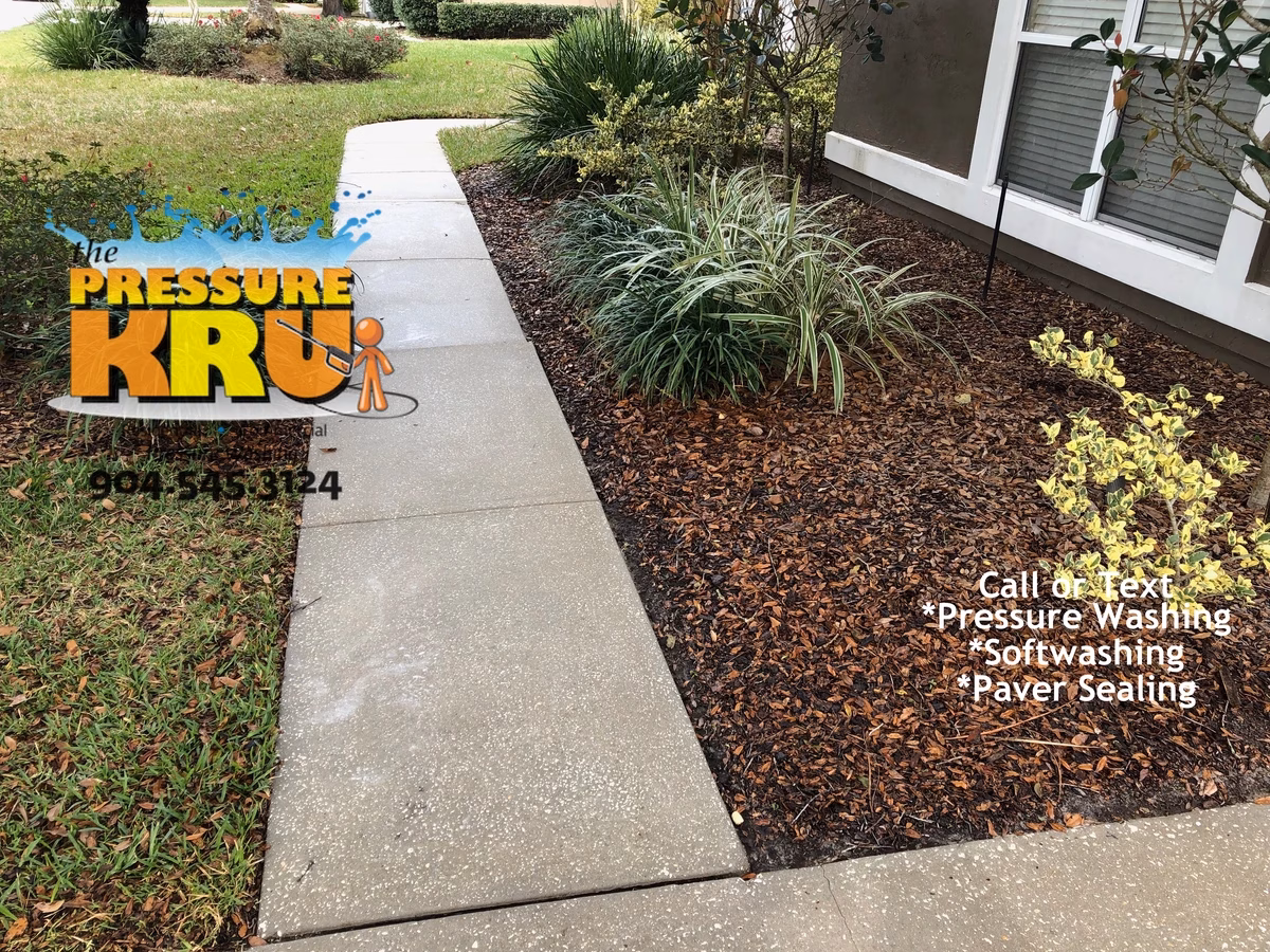 Local driveway cleaning company using state-of-the-art equipment and knowledge near St. Johns, FL. After picture.