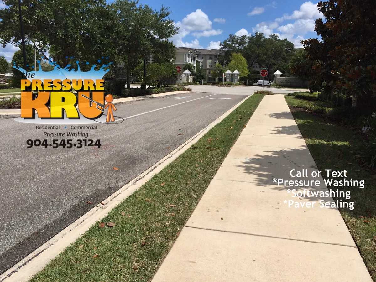 Sidewalk, Curb and Gutter cleaning in Stonehurst Plantation after