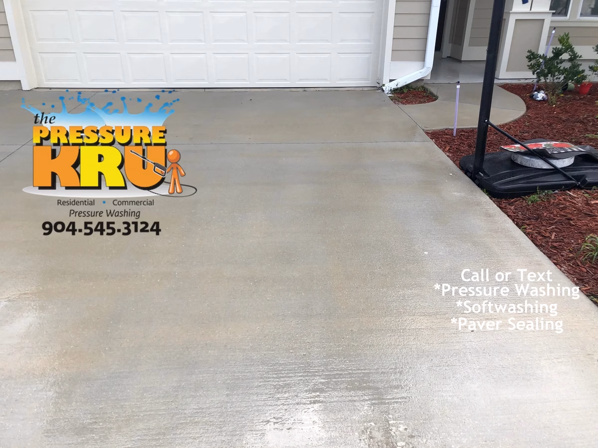Top-rated driveway cleaning service after transforming dirty driveway in Ponte Vedra, FL.