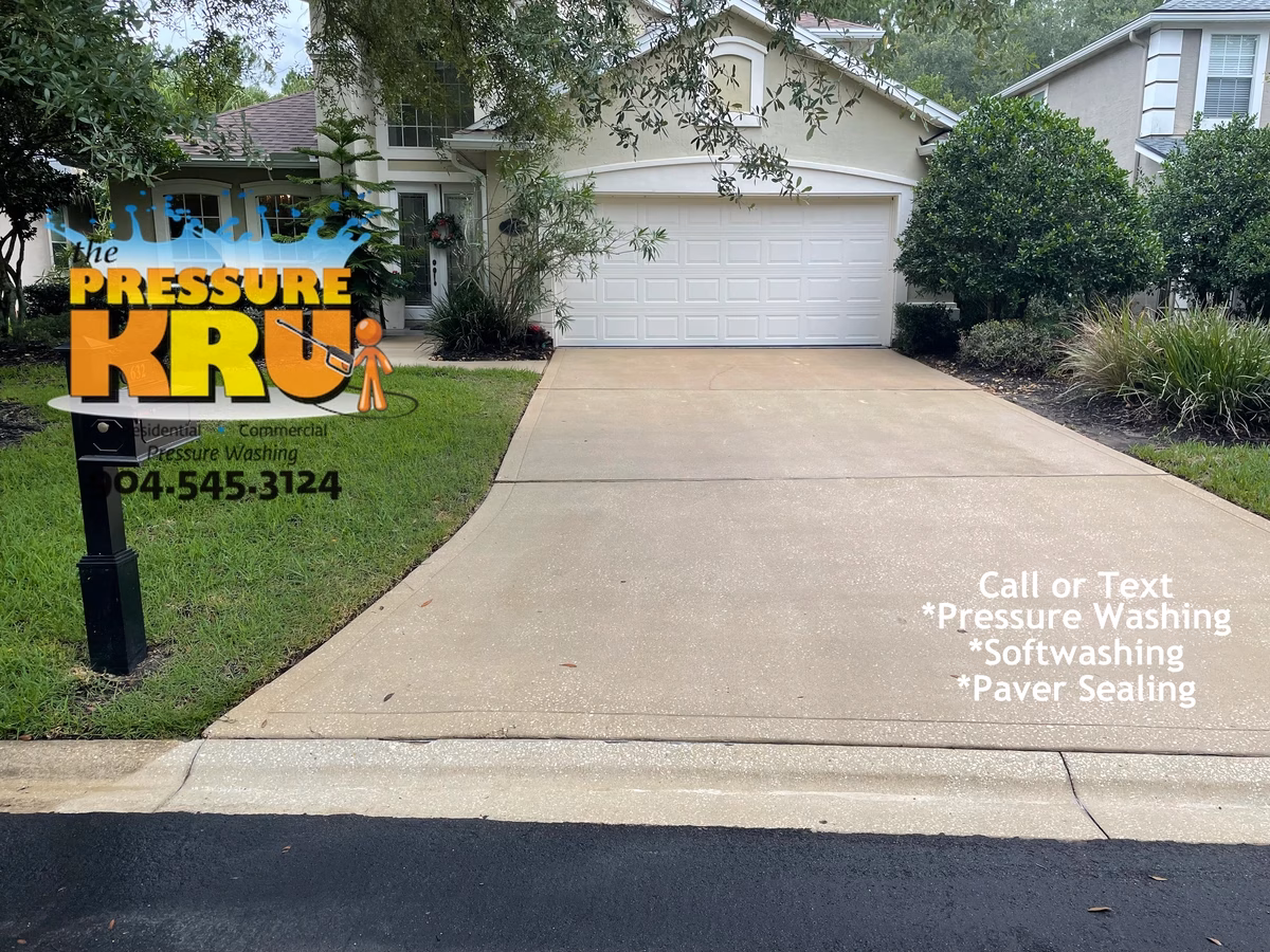 Exterior driveway cleaning in Ponte Vedra, FL after our service.