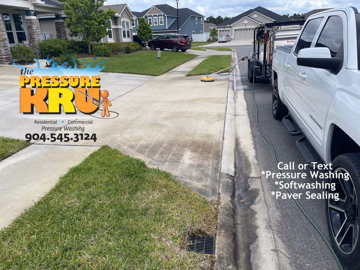 Green Cove Springs, FL neighborhood driveway before pressure washing.