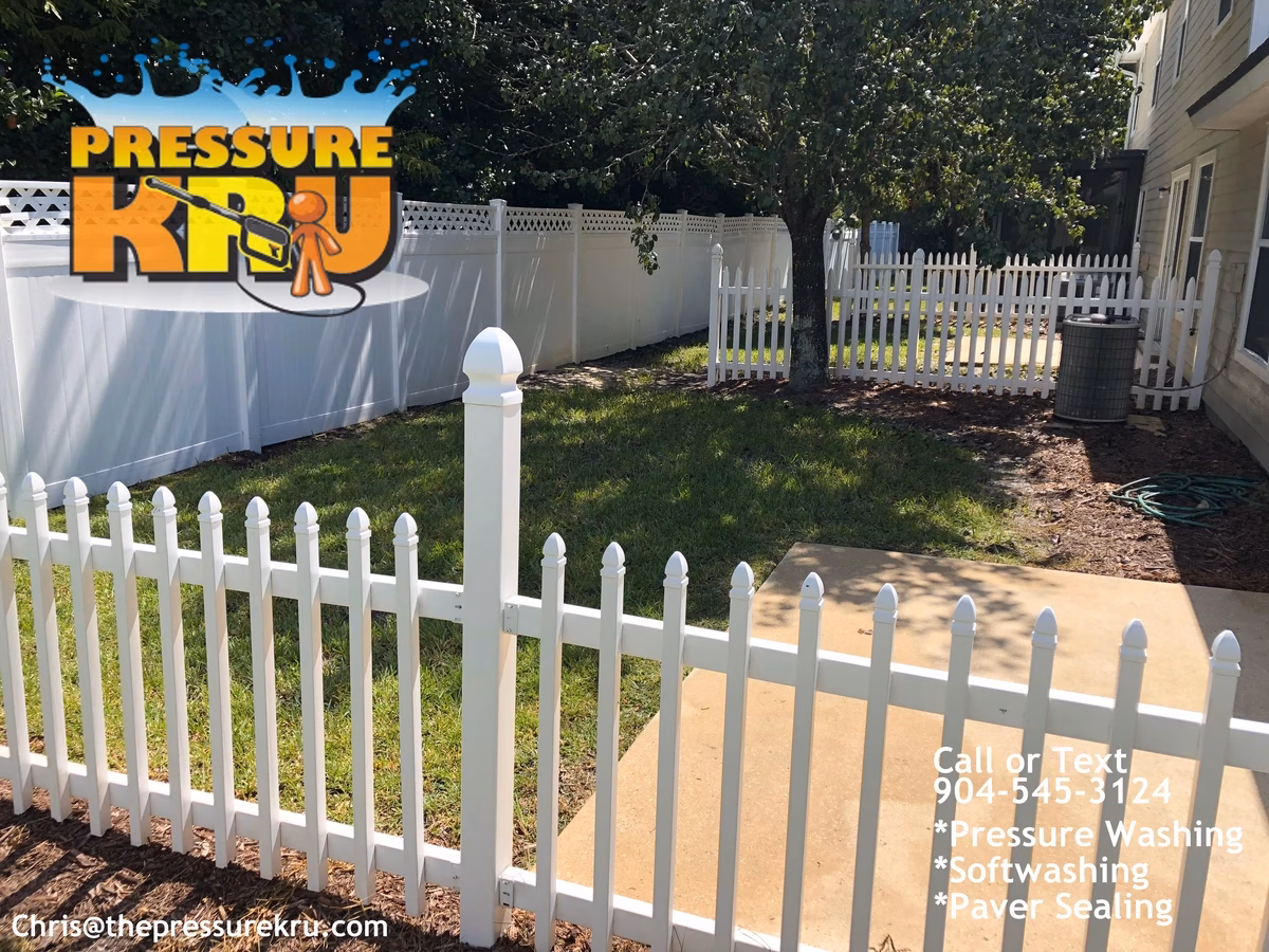 Vinyl fence cleaning in Southbridge after removing mold and mildew