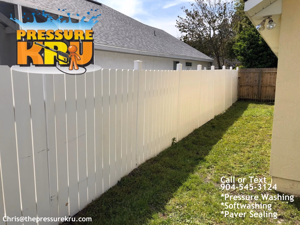 Painted wood fence cleaning in Greenleaf Village after