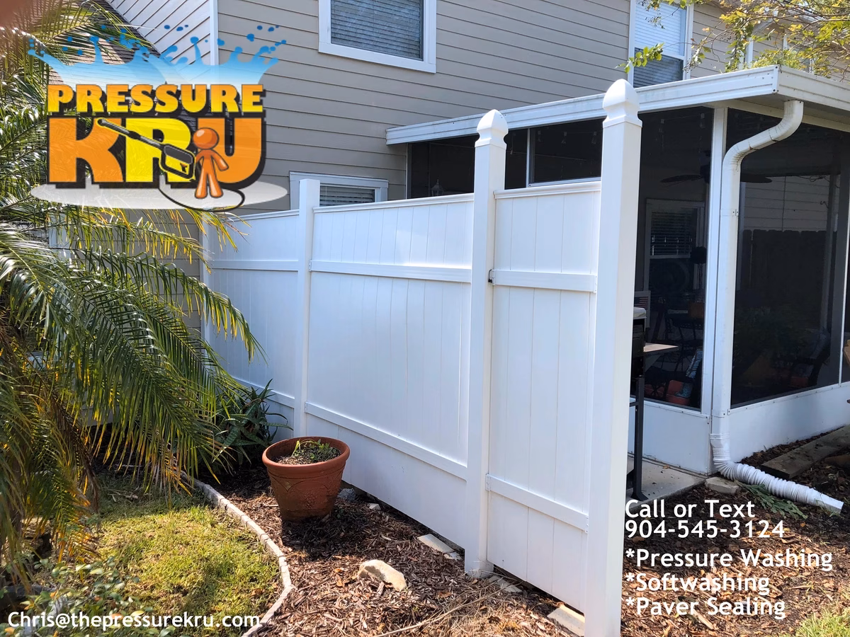 Vinyl privacy fence cleaning in Southbridge after removing green algae