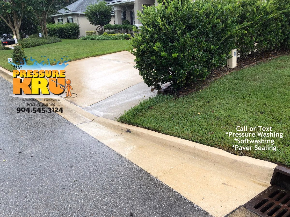 Curb mildew removed from home in St. Johns, FL after