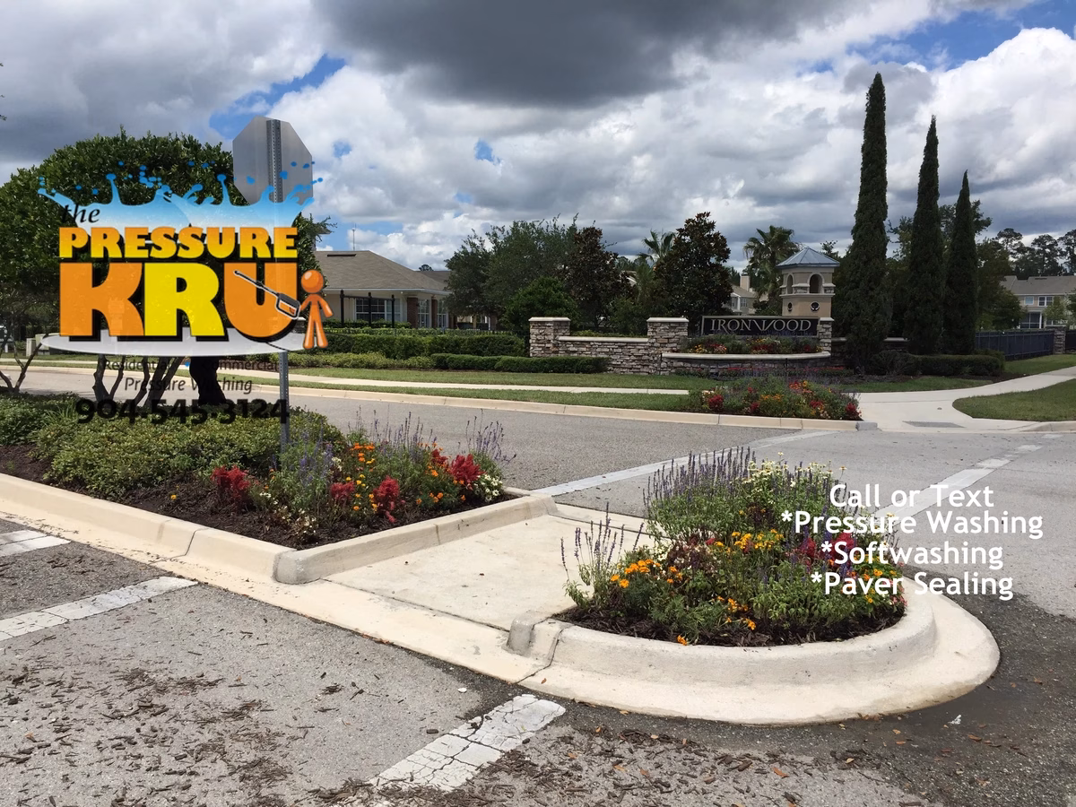 HOA curb cleaning in Ironwood Village after