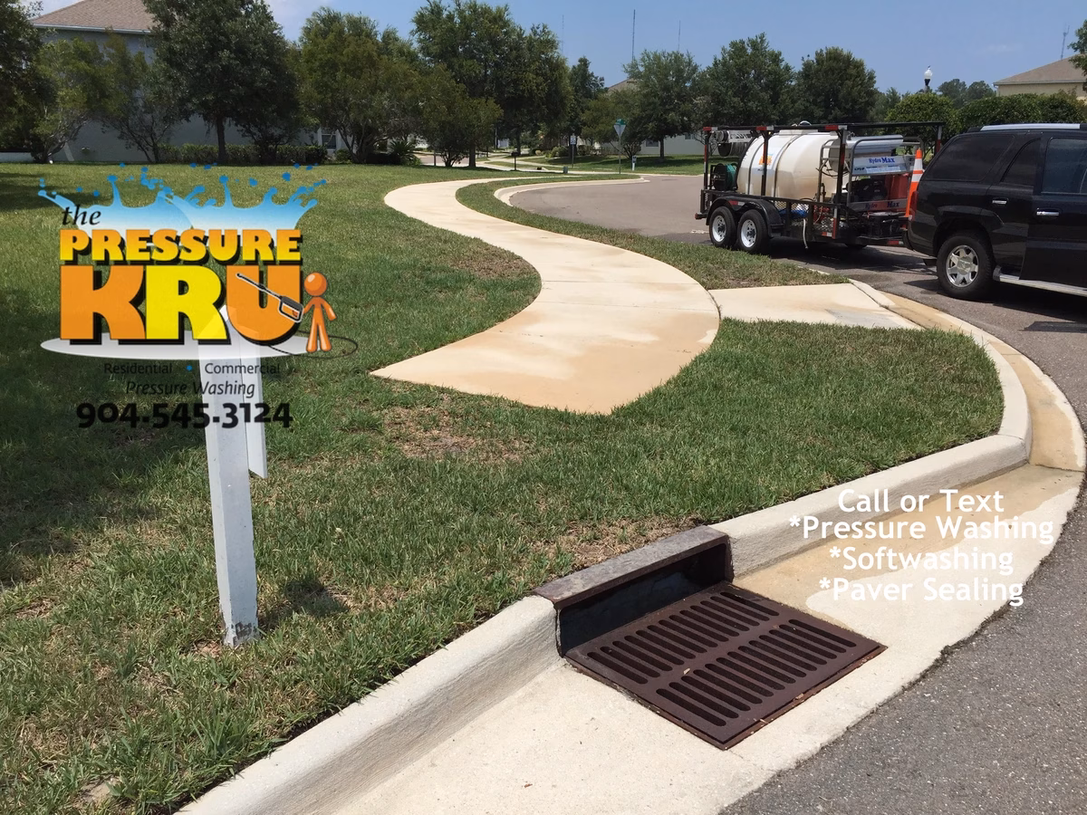 Neighborhood curb cleaning for HOA in Aberdeen after