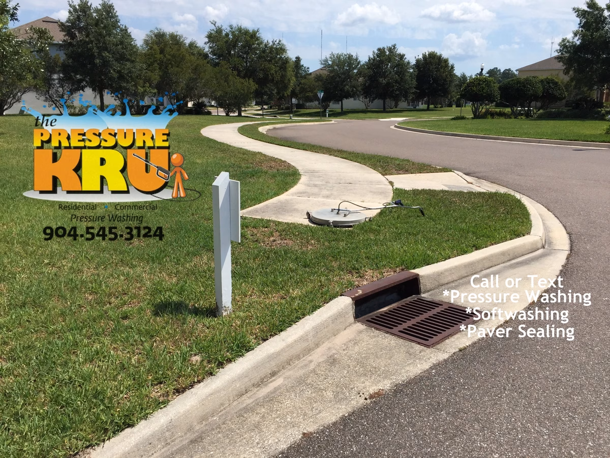 Neighborhood curb cleaning for HOA in Aberdeen before