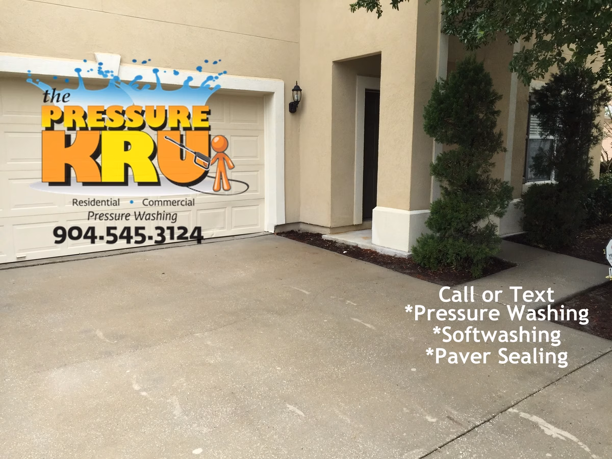 Home driveway cleaned to improve curb appeal in St. Johns, FL. After picture.