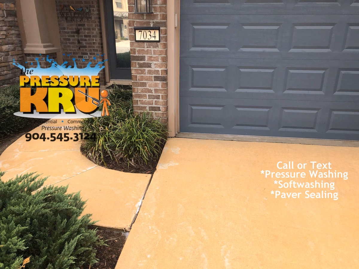 Town home pressure washing service in Jacksonville, Fl. after professional cleaning. Need we say more.