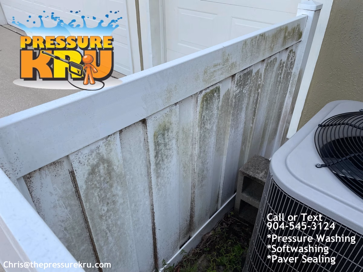 Vinyl fence cleaning in Shearwater before mold removal