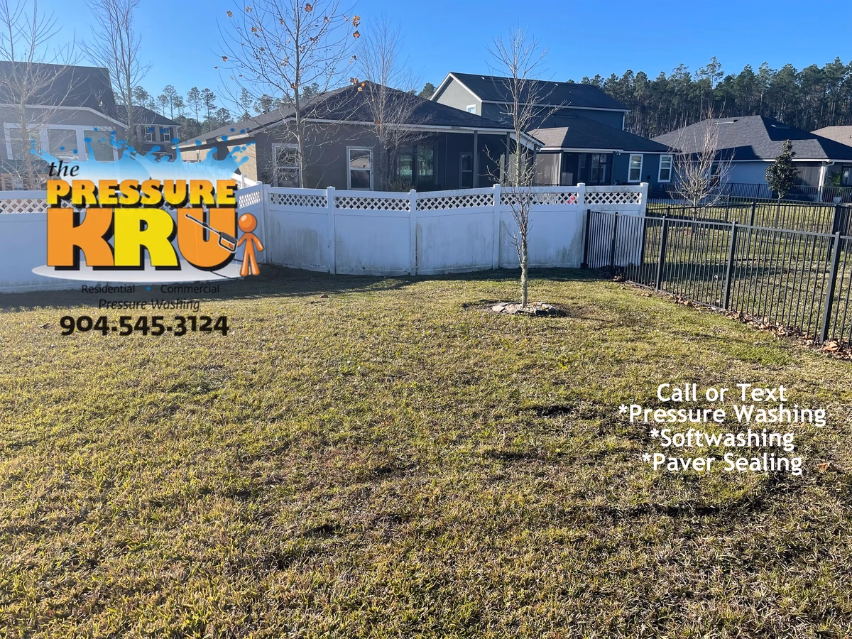 Viny fence before cleaning in Sawmill lakes from irrigation overspray
