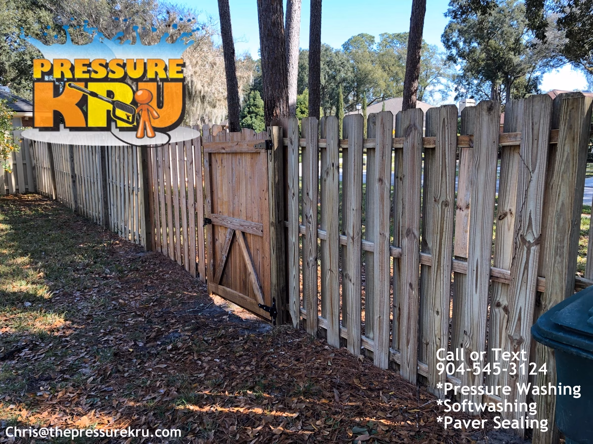 Wood Fence Pressure Washing in deer creek after removing algae and mildew